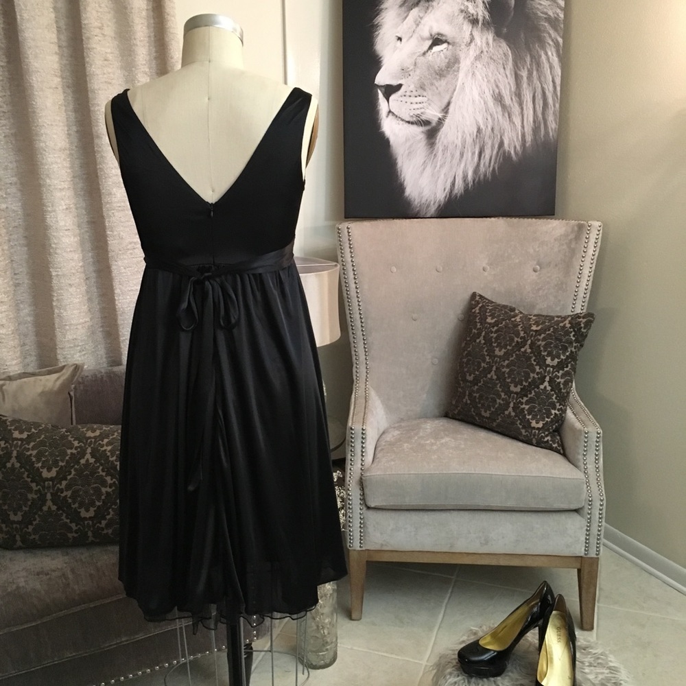 💥HOST PICK💥 Black Empire Waist Dress - Picture 6 of 8